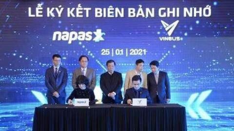 VinBus và NAPAS ký hợp tác thanh toán thẻ vé điện tử