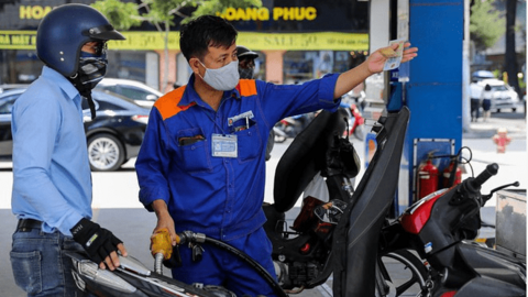 Sẽ nhập khẩu thêm 2,4 triệu m3 xăng dầu trong quý II/2022