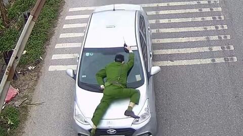 Bắc Giang: Khởi tố tài xế lái xe đâm chiến sĩ cảnh sát rồi bỏ chạy