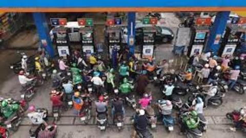 Ngân hàng Nhà nước yêu cầu cung đủ vốn cho doanh nghiệp đầu mối xăng dầu