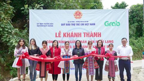 Quỹ Bảo trợ trẻ em Việt Nam "Xây cầu đến lớp" tại Lai Châu