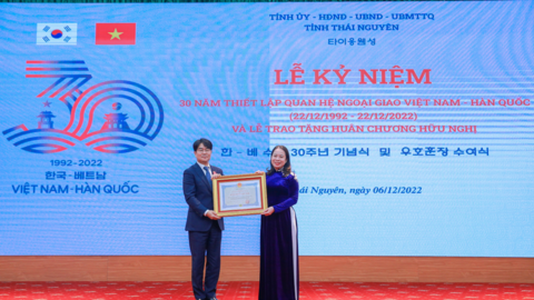 Gia đình Lee rao bán 30 triệu cổ phiếu Samsung, các quỹ nước ngoài tích cực săn đón