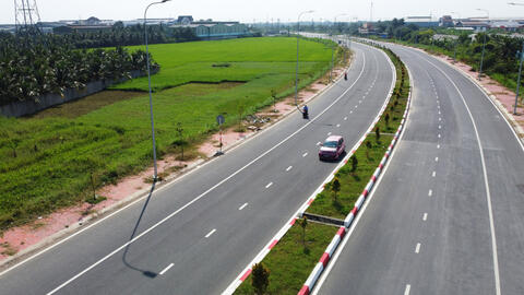 Một ngày trúng 2 gói thầu hơn 1.200 tỷ đồng, sức khoẻ tài chính Công trình giao thông Hà Nội thế nào?