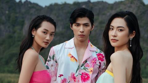 NTK Adrian Anh Tuấn kể câu chuyện hoa lá trong BST “Ngân nga”