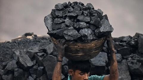 Các nhà đầu tư đổ 4.300 tỷ USD vào các công ty năng lượng hóa thạch trong 2023