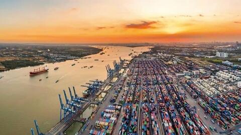 Cùng Vinatrain tìm hiểu về lĩnh vực xuất nhập khẩu