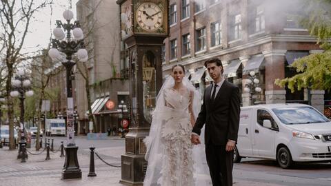 Chiêm ngưỡng 3 mẫu váy đính ngọc trai lãng mạn trong mùa cưới