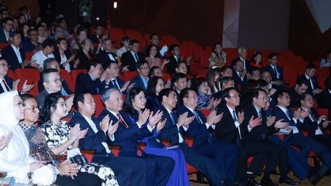 Tổng Bí thư và Phu nhân dự hòa nhạc kỷ niệm 70 năm quan hệ Việt Nam - Indonesia