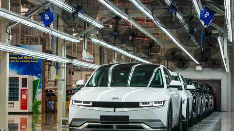 Doanh nghiệp ô tô tăng sản xuất, giảm giá kích cầu thị trường mùa cao điểm cuối năm