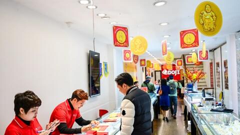 Giá vàng trong nước đảo chiều giảm mạnh tới 2 triệu đồng trước kỳ nghỉ lễ