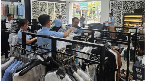 Thu giữ gần 2.000 sản phẩm thời trang nghi giả mạo nhãn hiệu