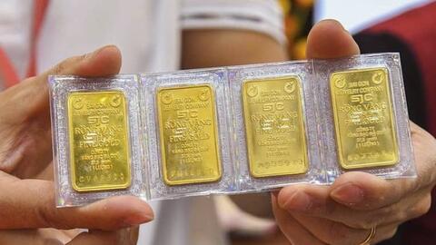 Giá vàng hôm nay tiếp tục lao dốc, giới đầu tư chùn tay?