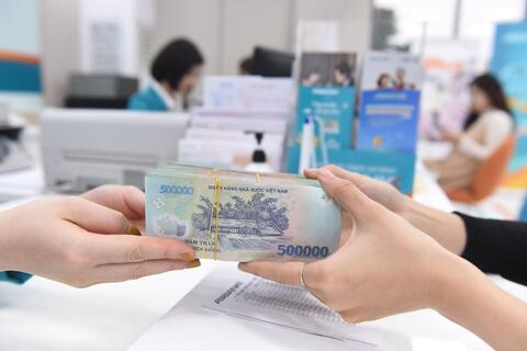 6 tháng, quy mô tín dụng của các TCTD trên địa bàn TP. Hồ Chí Minh và tỉnh Đồng Nai chiếm 30,8% dư nợ tín dụng toàn ngành