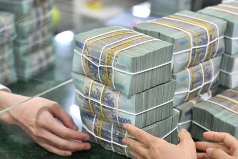 Nhóm Vingroup trở lại nâng đỡ VN-Index, ngân hàng tiếp tục ghì điểm