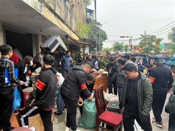 Giải phóng mặt bằng dự án cầu Nguyễn Trãi, Hải Phòng. Ảnh: Minh Hùng
