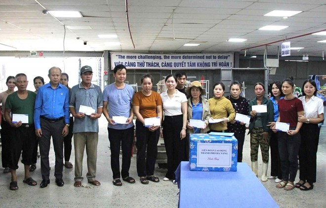 Doanh nghiệp - công đoàn đồng hành khắc phục hậu quả sau lũ
