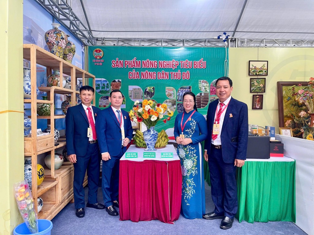 Xây dựng nông dân Thủ đô thời kỳ mới giàu tri thức, làm chủ công nghệ số Xây dựng nông dân Thủ đô thời kỳ mới giàu tri thức, làm chủ công nghệ số