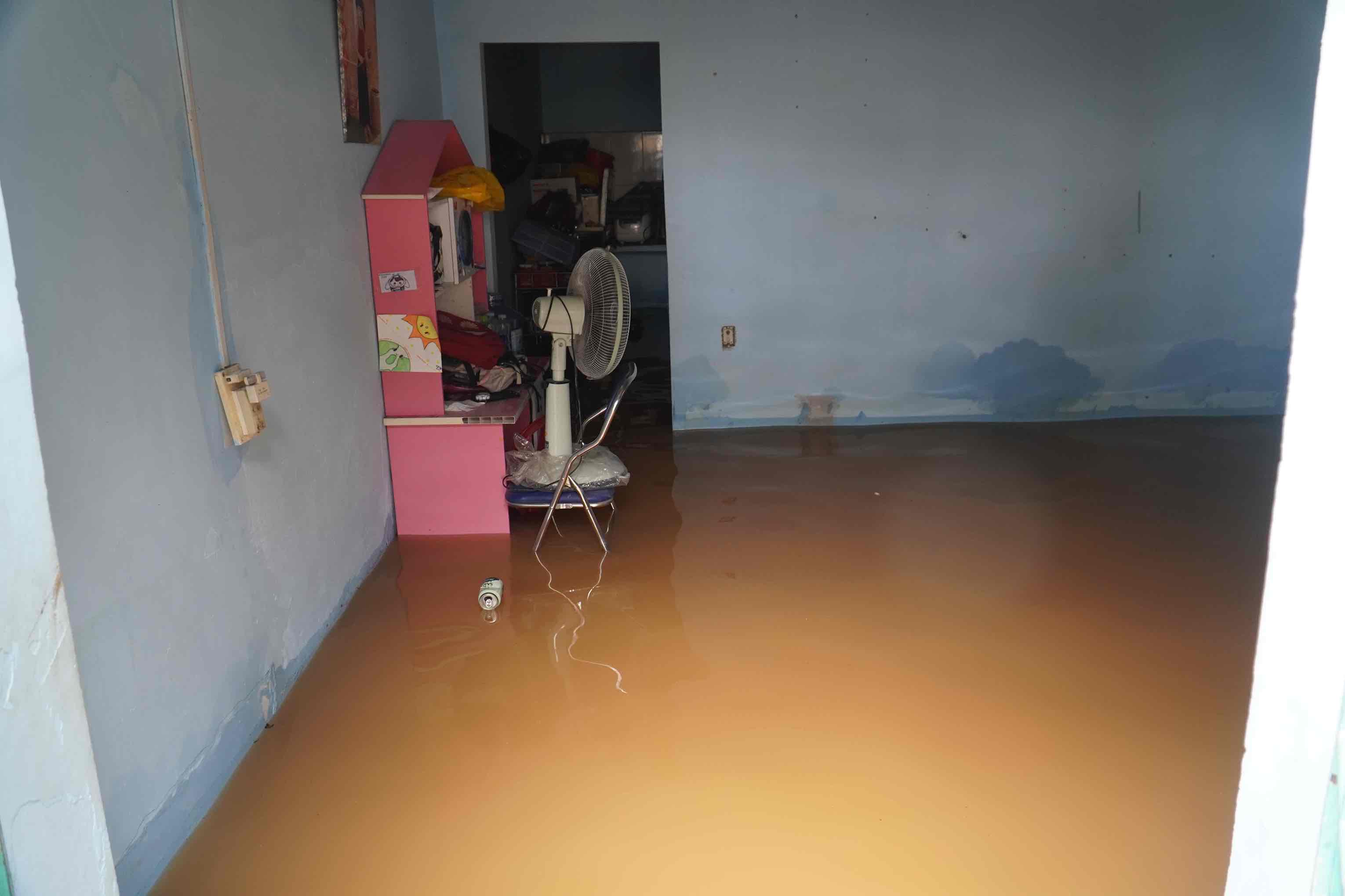 Nhà cửa người dân phường Phước Tân bị ngập. Ảnh tư liệu: HAC