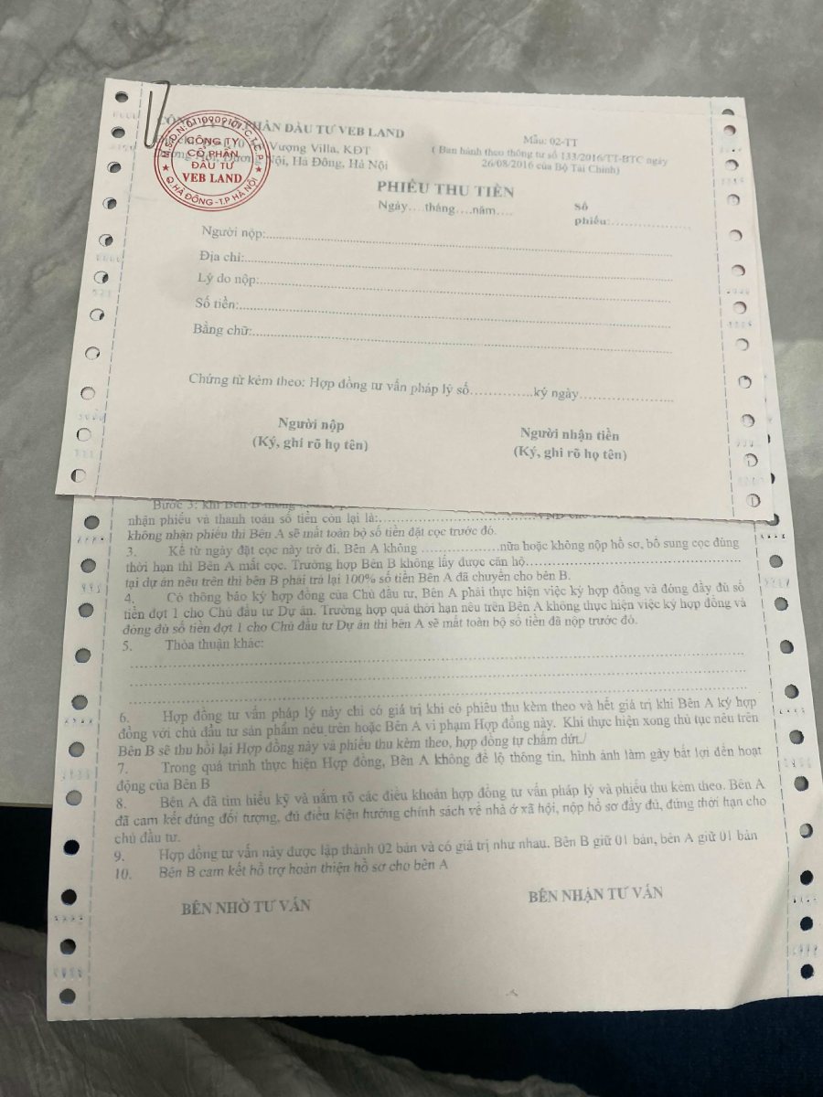 Kèm với Hợp đồng tư vấn pháp lý là phiếu thu tiền của khách hàng