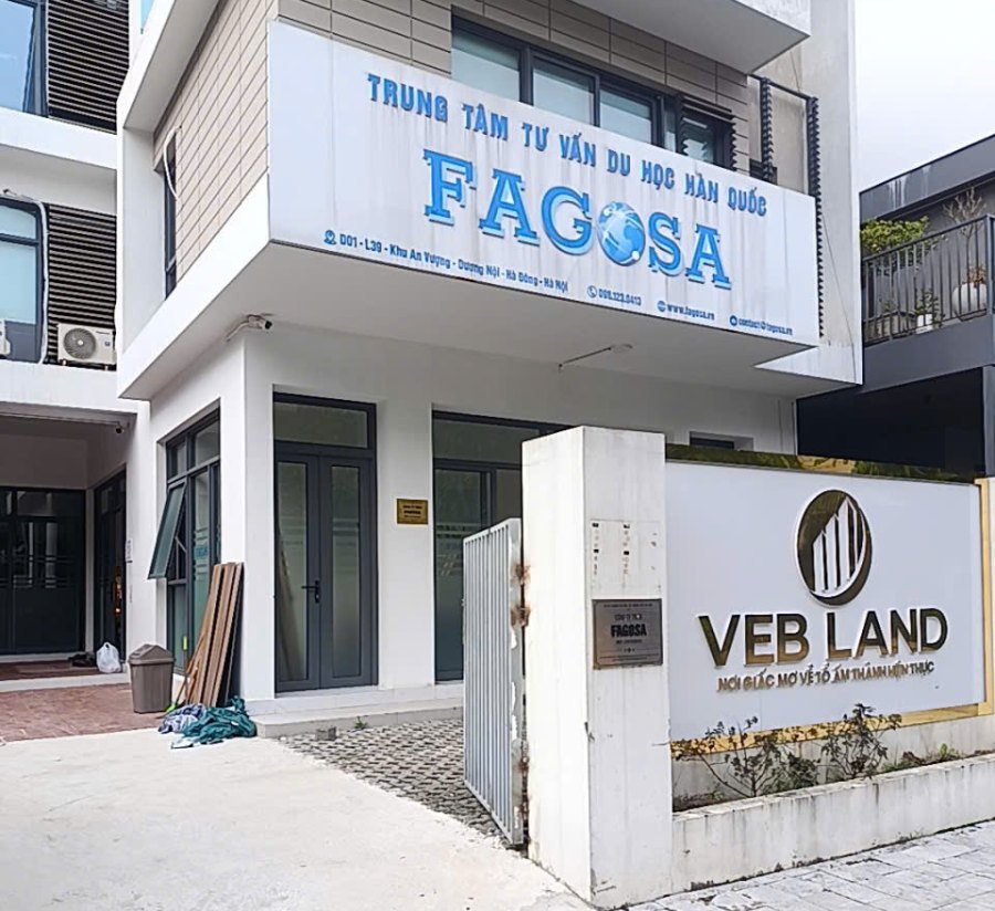 Môi giới đưa phóng viên tới Công ty Veb Land
