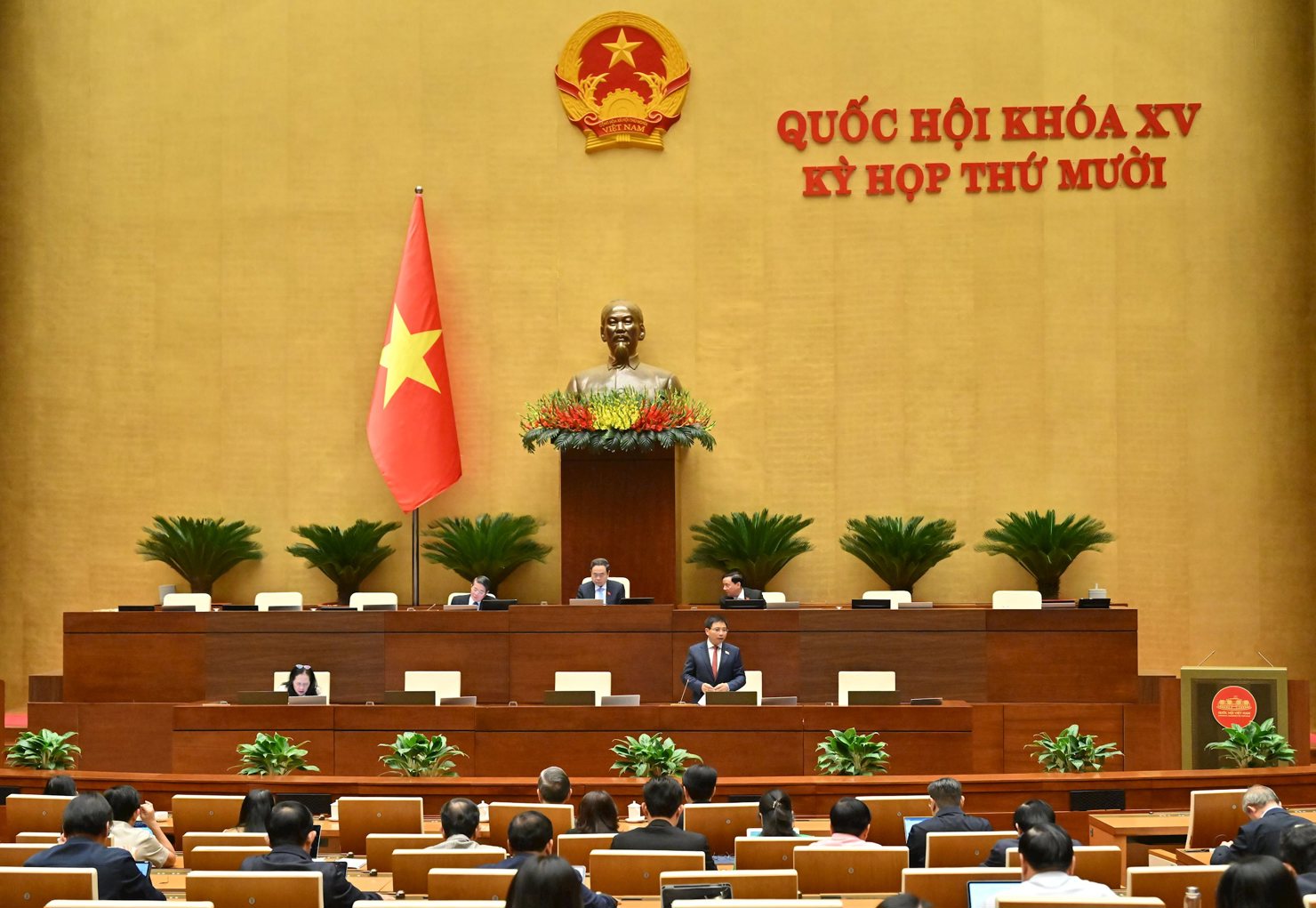 Quang cảnh phiên họp.