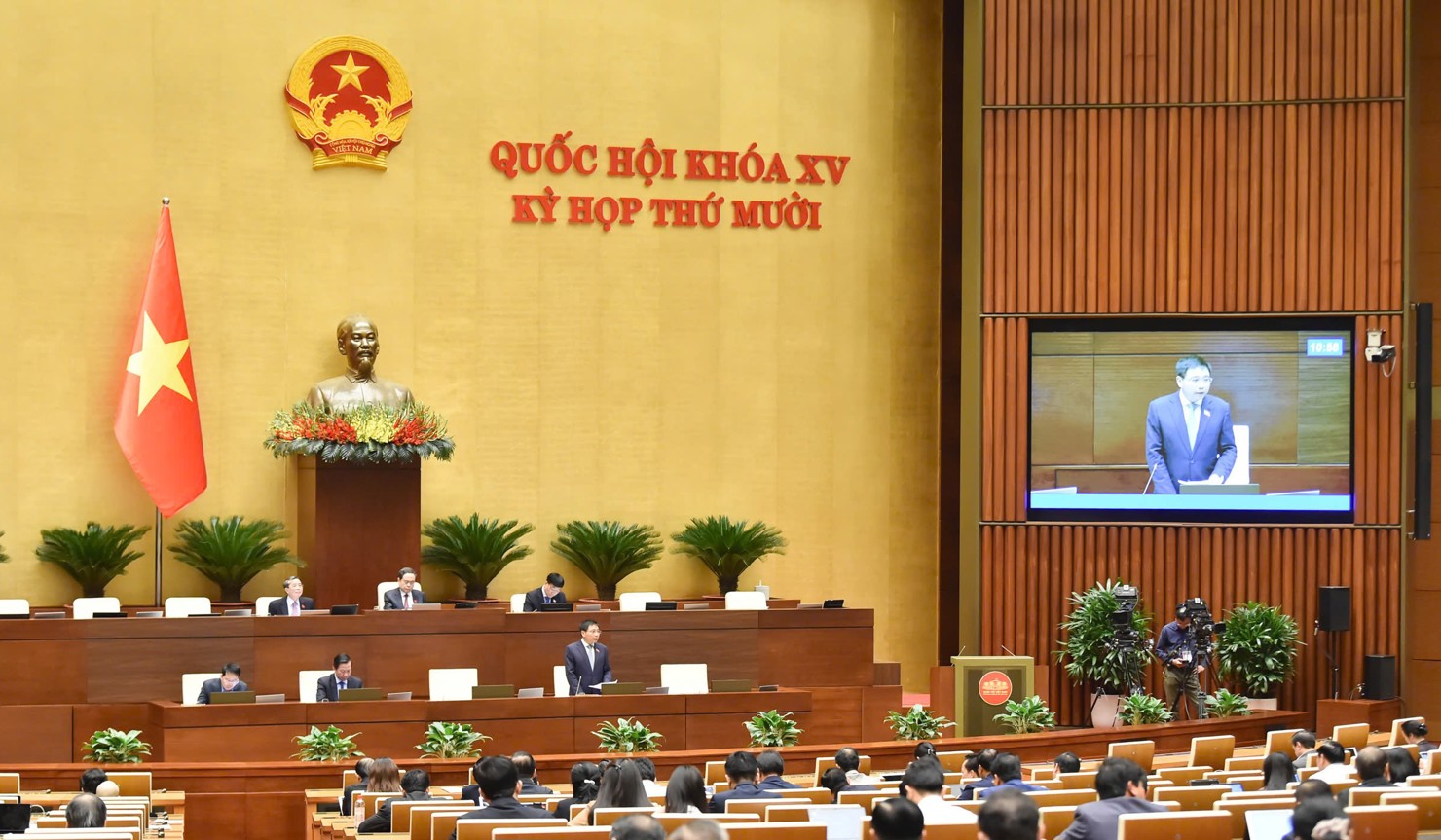 Quang cảnh phiên họp.