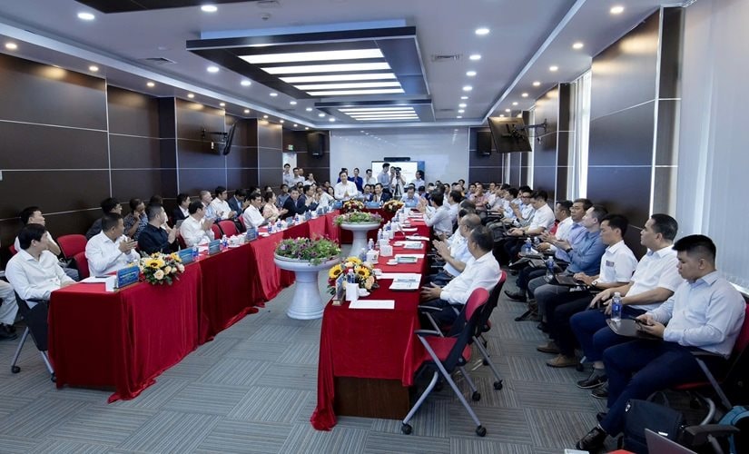 toan-canh-hoi-thao-chia-se-kinh-nghiem-xay-dung-nha-may-thong-minh.jpg