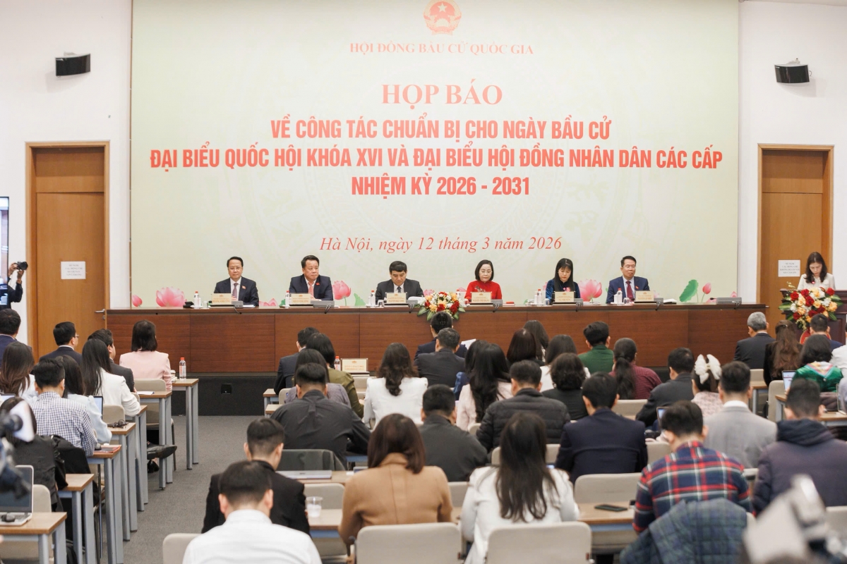 Chủ động “chặn” tin giả, xuyên tạc về bầu cử trên không gian mạng