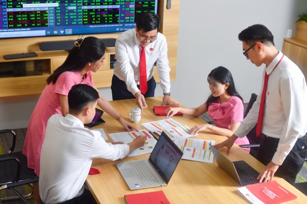Lợi nhuận quý I/2026: Doanh nghiệp trên sàn tăng trưởng thu hẹp, phân hóa rõ nét