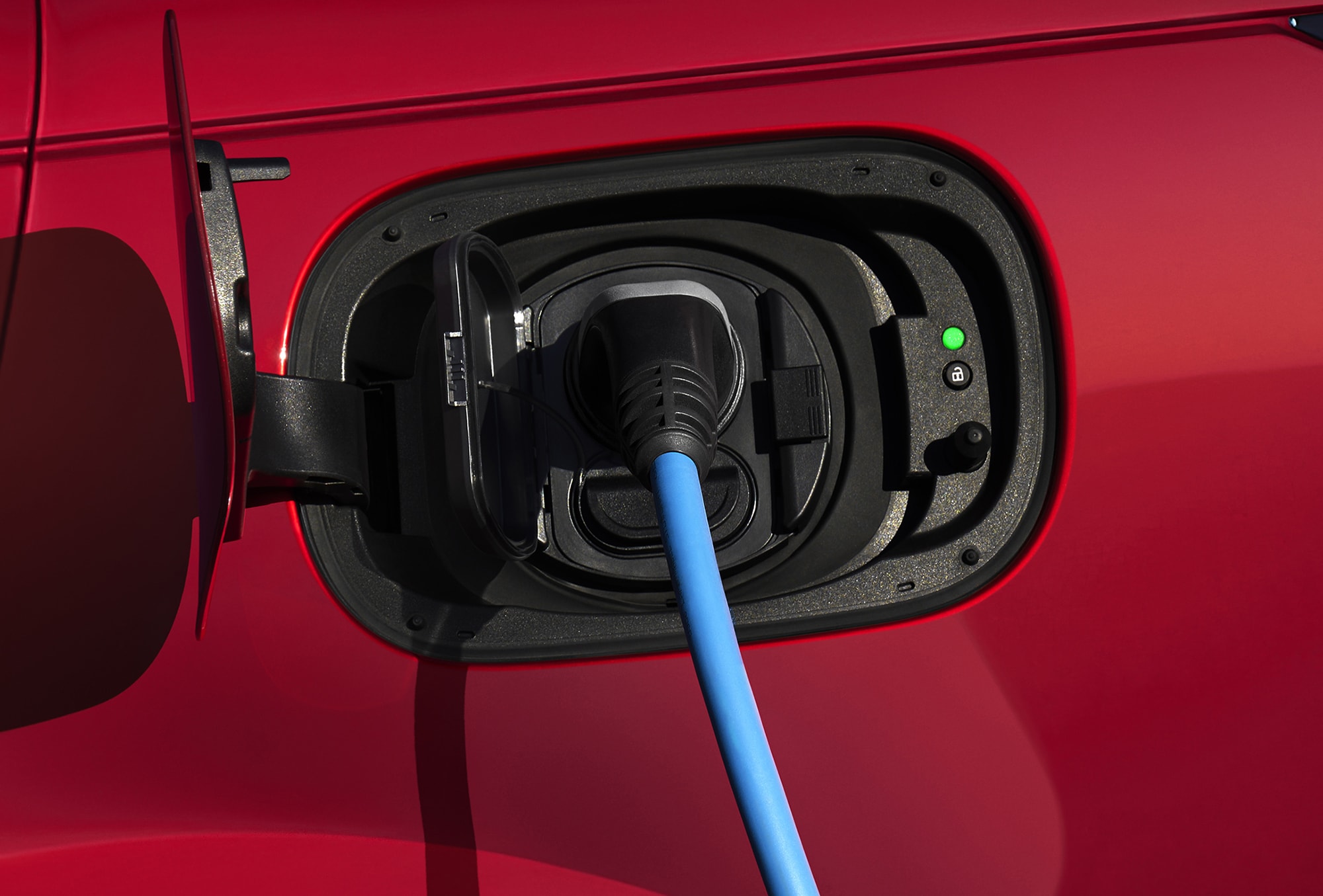 Hãng xe sang tiếp tục đẩy mạnh các giải pháp điện hóa tại Việt Nam l46124gl_303103207_23my179_phev_1x1_think-2_framec.original.jpg