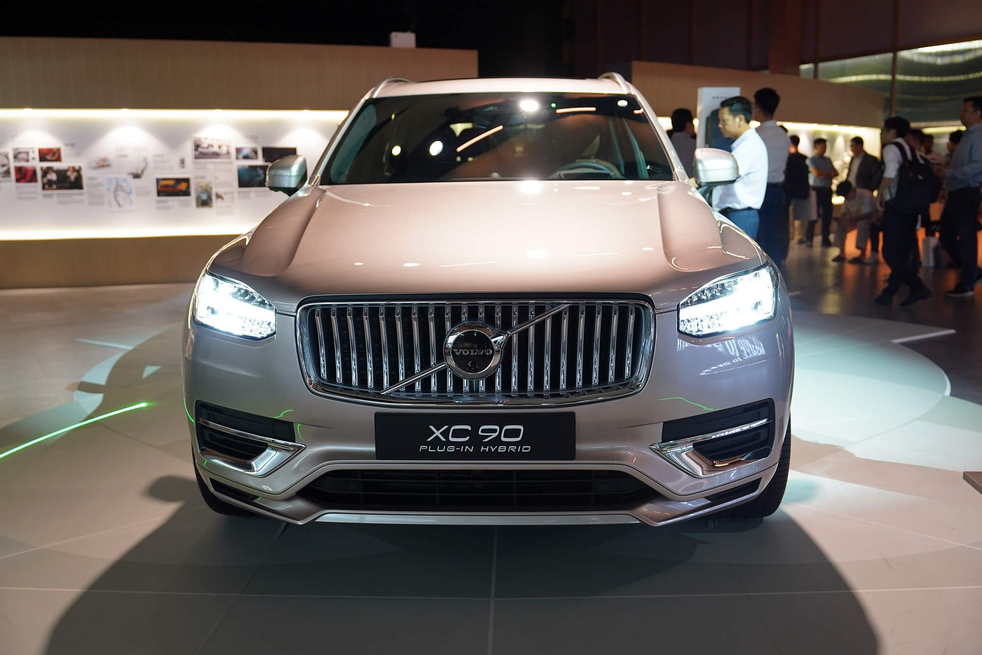 Hãng xe sang tiếp tục đẩy mạnh các giải pháp điện hóa tại Việt Nam lnh09303.jpg