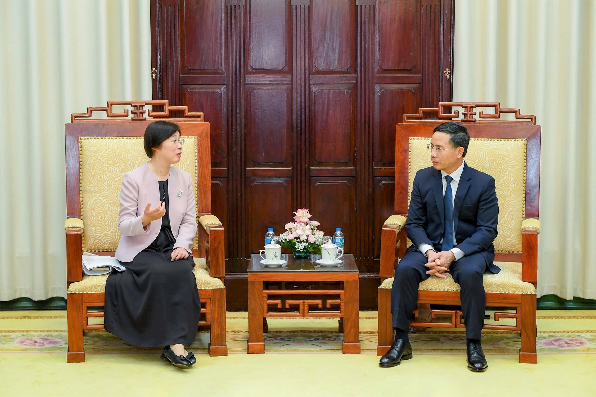 27.5-1-1thong-doc-pham-duc-an-tiep-tan-chu-tich-ngan-hang-dau-tu-co-so-ha-tang-chau-a-aiib-.jpg