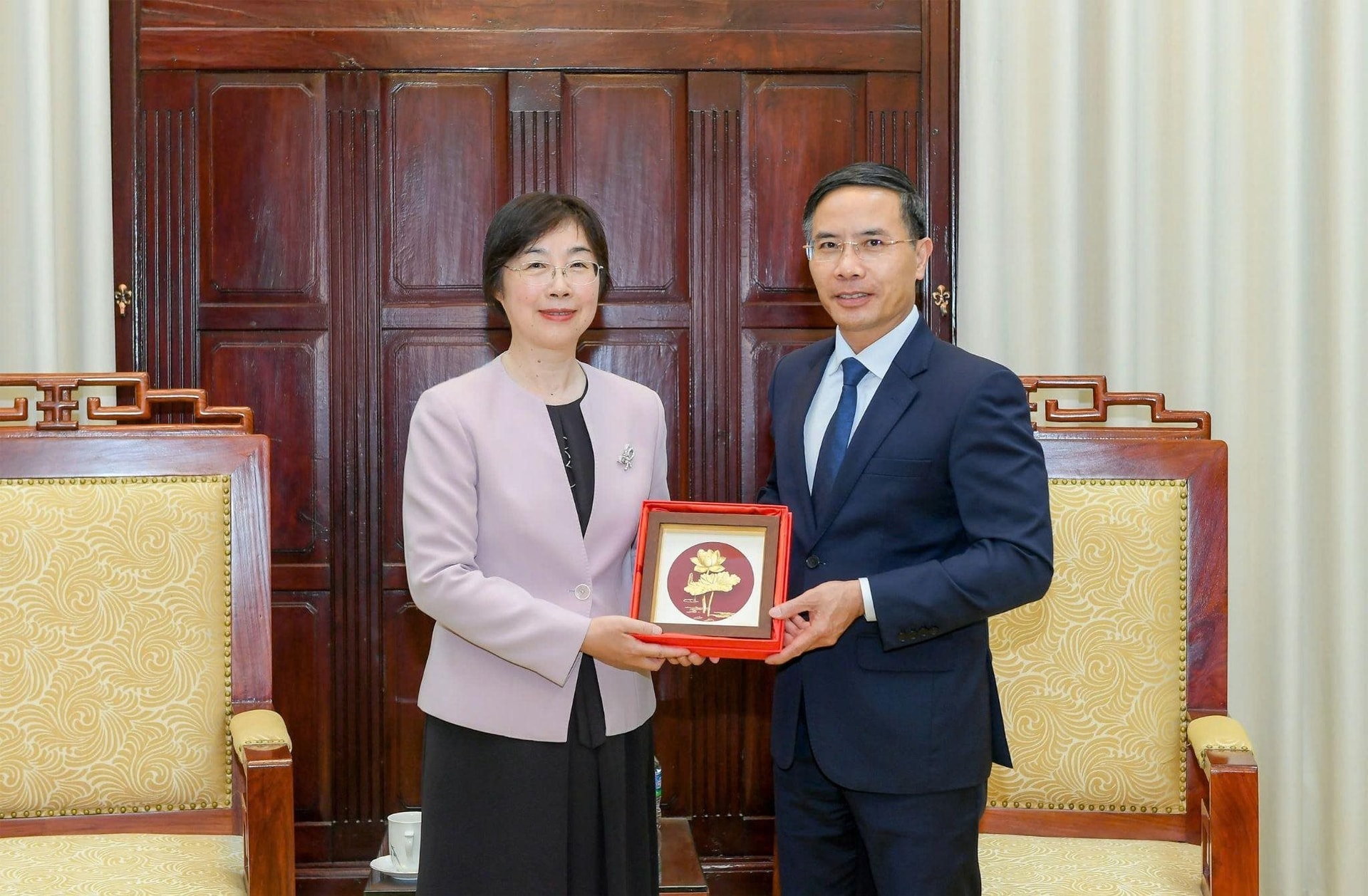 27.5-3-thong-doc-pham-duc-an-tiep-tan-chu-tich-ngan-hang-dau-tu-co-so-ha-tang-chau-a-aiib-.jpg