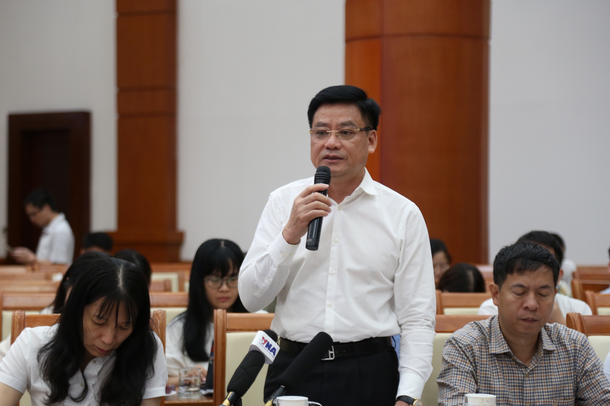 Xây dựng các giải pháp phát triển thị trường chứng khoán và nâng cao chất lượng dòng vốn FDI