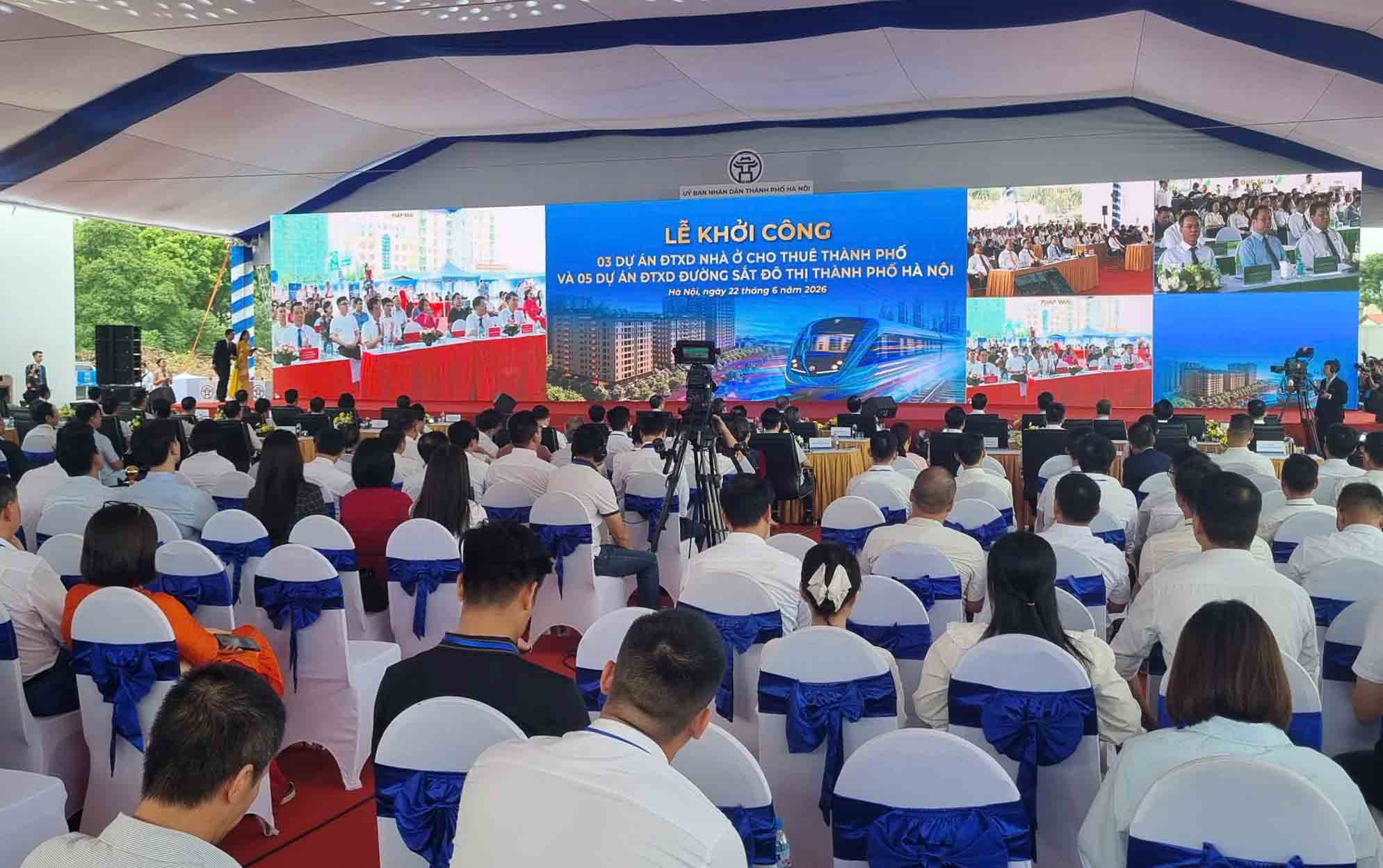 Quang cảnh lễ khởi công tại điểm cầu phường Việt Hưng. Ảnh: Tô Thế