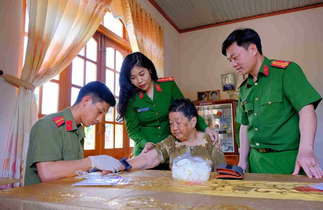 Công an Lâm Đồng phát động cao điểm thu nhận mẫu ADN thân nhân liệt sĩ