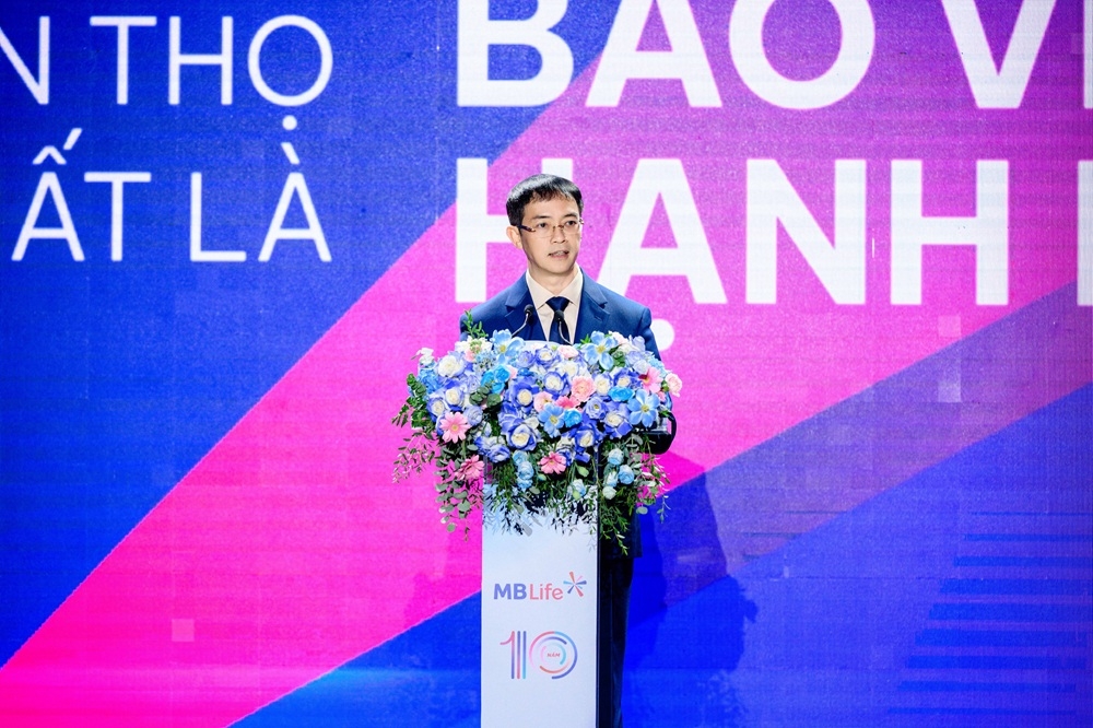 MB Life đón nhận Bằng khen của Chủ tịch UBND TP. Hà Nội nhân dịp kỷ niệm 10 năm thành lập