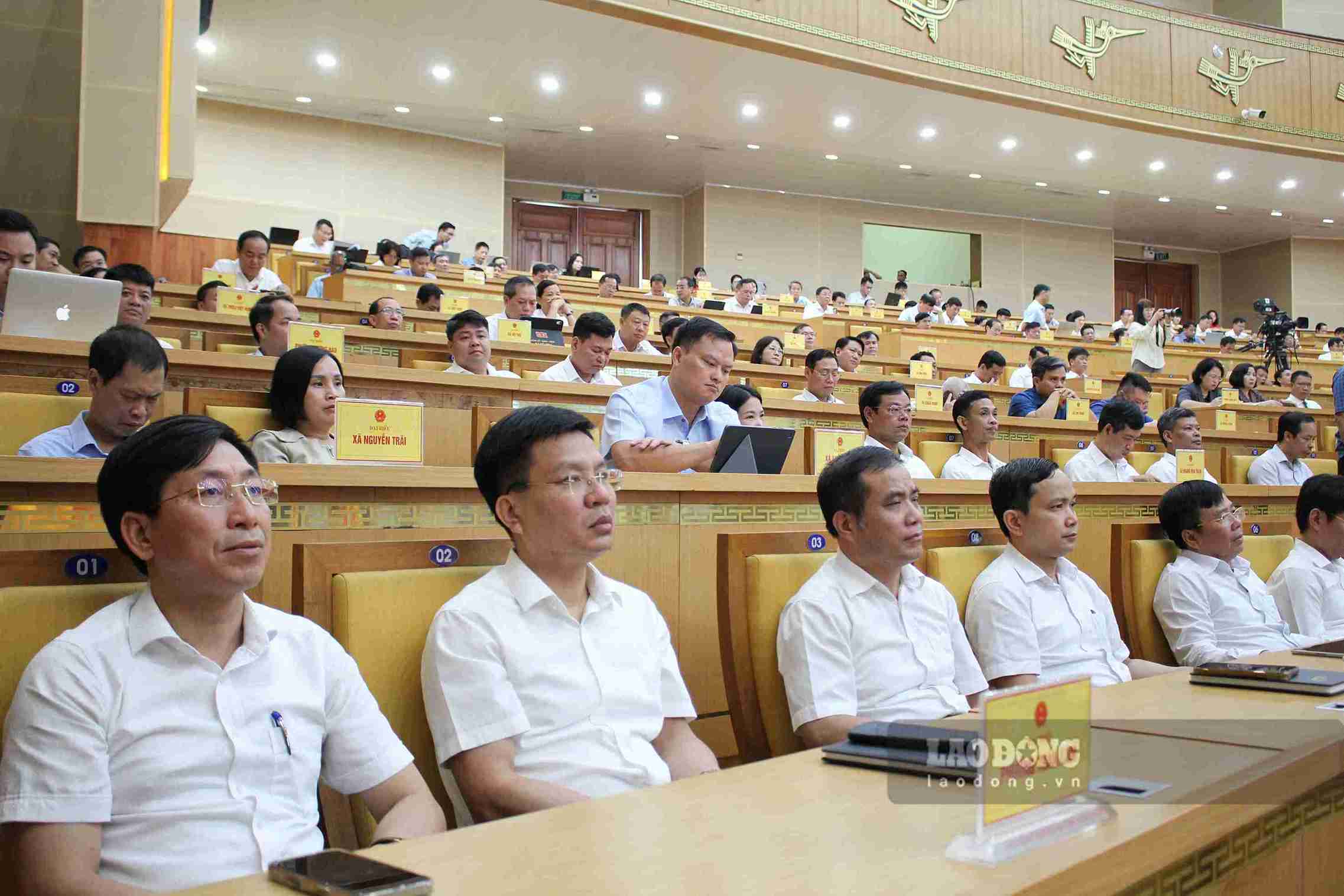 Kỳ họp HĐND tỉnh Hưng Yên tập trung bàn các giải pháp thúc đẩy tăng trưởng kinh tế. Ảnh: Mai Hương