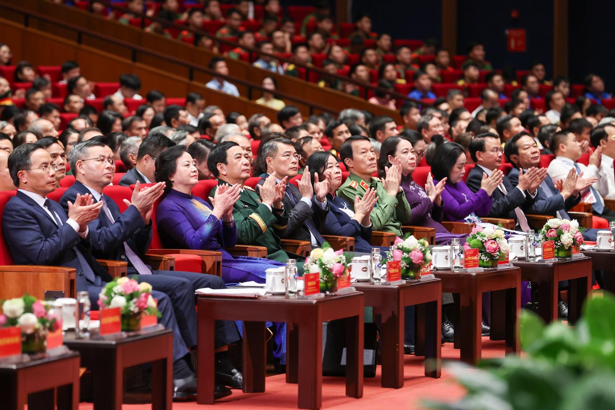 230726_ttg-va-cac-dai-bieu-du-hoi-nghi.jpg
