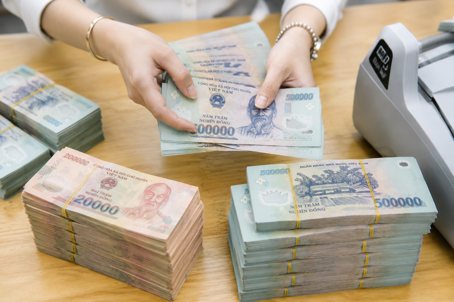 Loạt doanh nghiệp trả cổ tức, đáng chú ý có hai