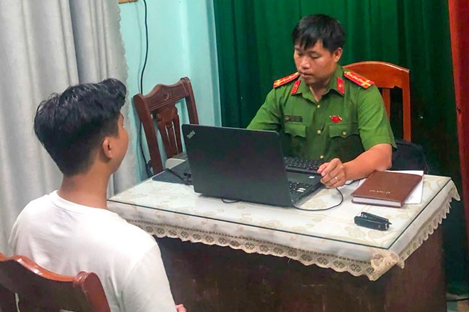 Công an vận động thành công đối tượng bị truy nã ra đầu thú