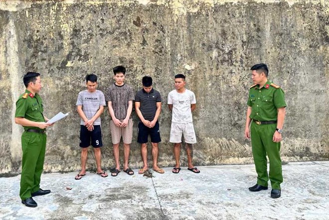 Khởi tố 4 đối tượng về tội mua bán, tổ chức sử dụng trái phép chất ma túy