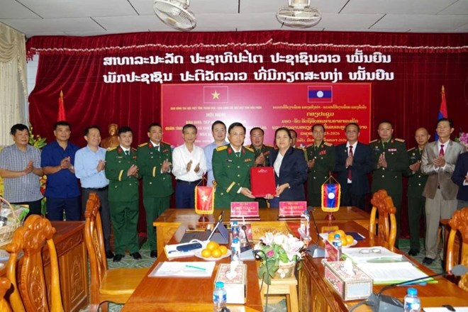 Thanh Hóa tặng Bằng khen cho 2 tập thể, 5 cá nhân tỉnh Hủa Phăn, Lào