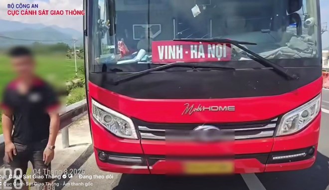 Phạt 37,5 triệu đồng tài xế và chủ xe khách chở quá người trên cao tốc Cam Lâm-Vĩnh Hảo