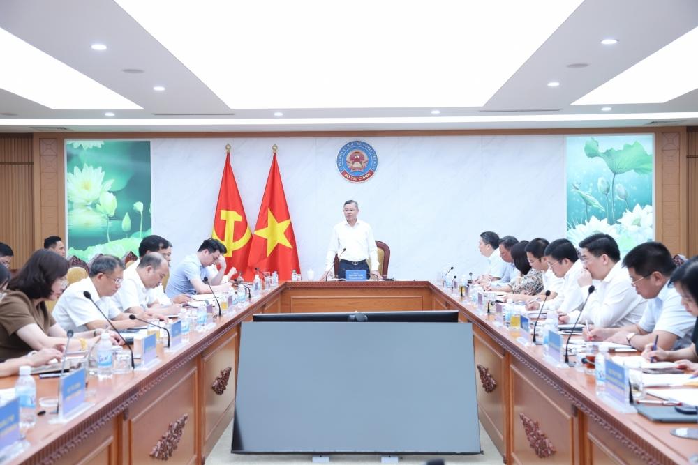 tài chính