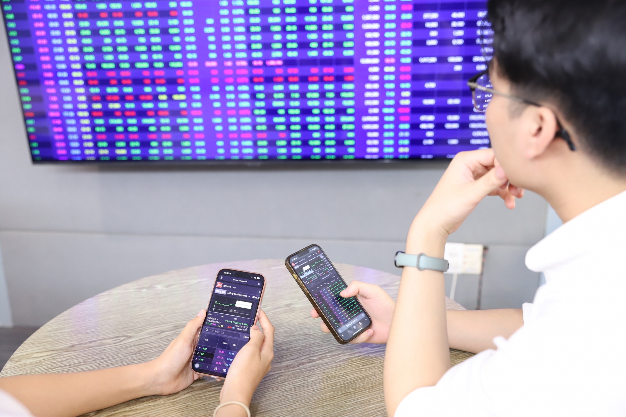 Bộ Tài chính khẩn trương hoàn thiện 6 dự án luật trình Quốc hội