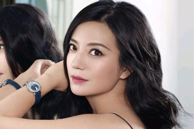 Triệu Vy khó trở lại showbiz sau 5 năm vắng bóng