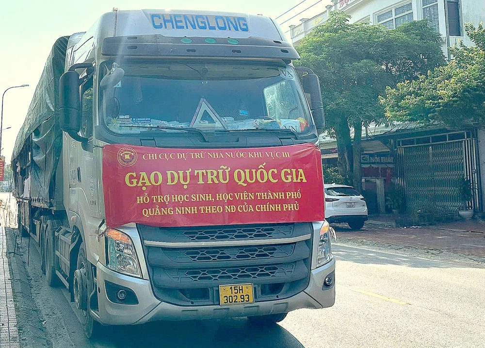 Hoàn thành cấp phát hơn 276 tấn gạo dự trữ hỗ trợ học sinh tỉnh Quảng Ninh