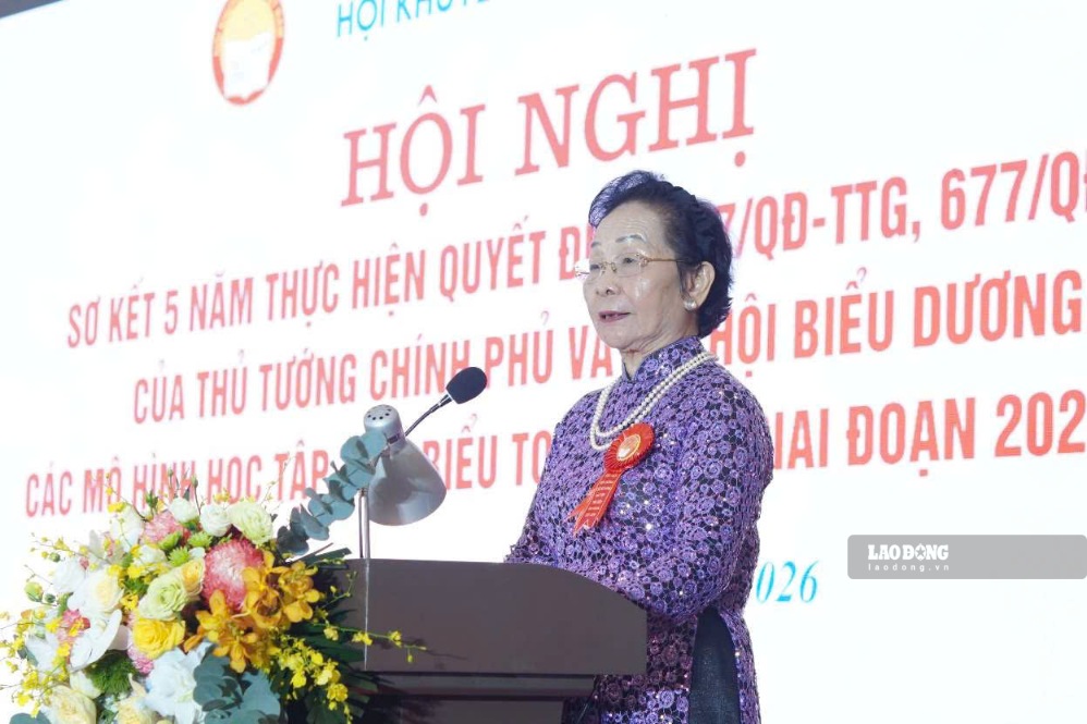 GS.TS Nguyễn Thị Doan - Chủ tịch Hội Khuyến học Việt Nam phát biểu. Ảnh: Văn Cương
