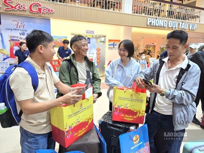 2.000 vé tàu miễn phí đưa, đón người lao động dịp Tết Nguyên đán Đinh Mùi 2027
